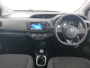 Used Toyota Yaris 111 HP (81 kW) 2017 White Hatchback