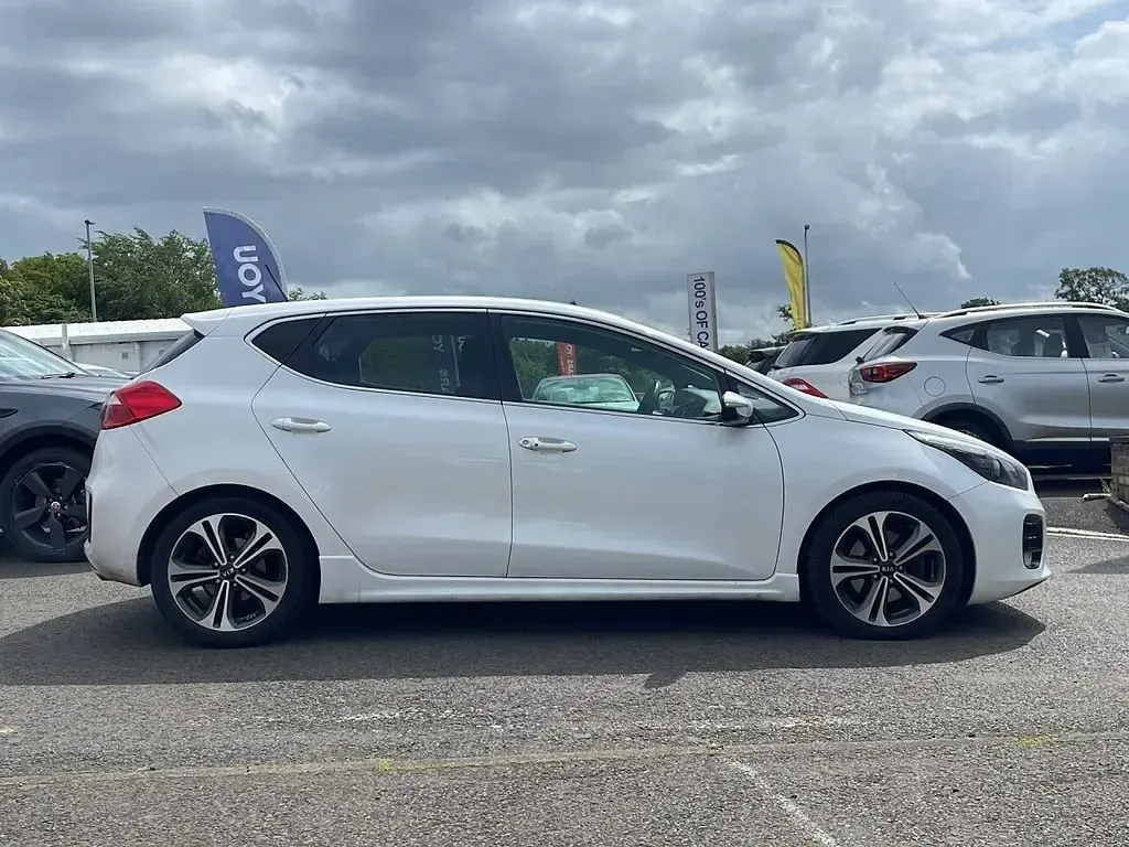 Used Kia Ceed GT-Line 136 HP (100 kW) 2017 White Hatchback