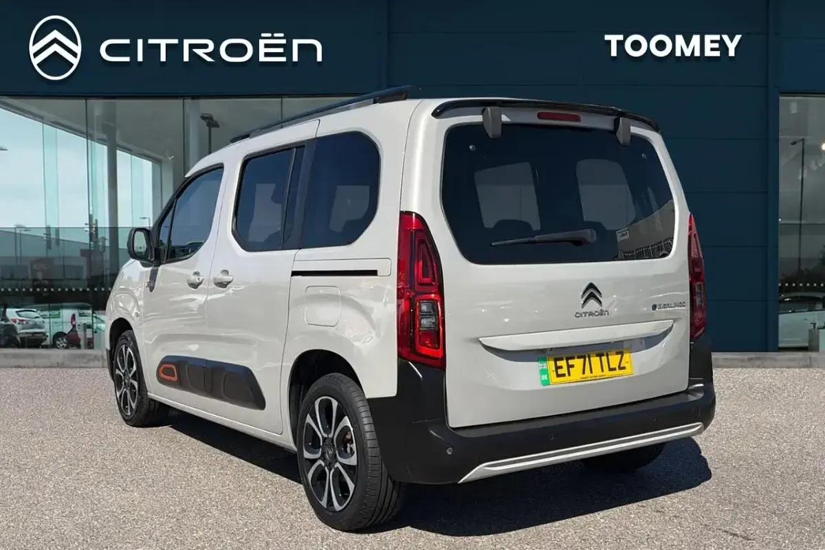 Used Citroën Berlingo XTR 98 kW (134 HP) 2022 Brown MPV