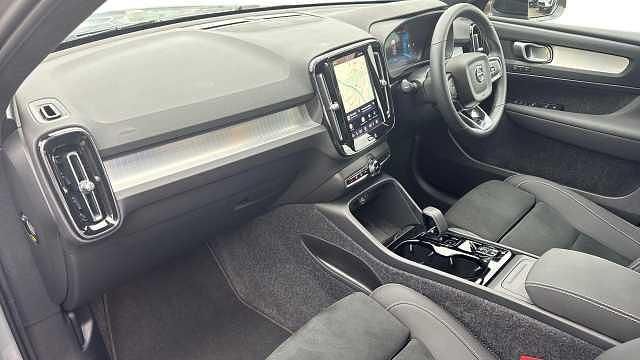 Usado Volvo XC40 Plus 194 HP (142 kW) 2026 SUV