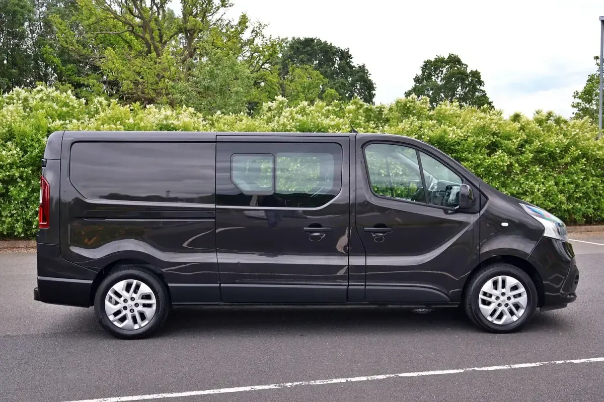 Used Renault Trafic 2019 Black MPV