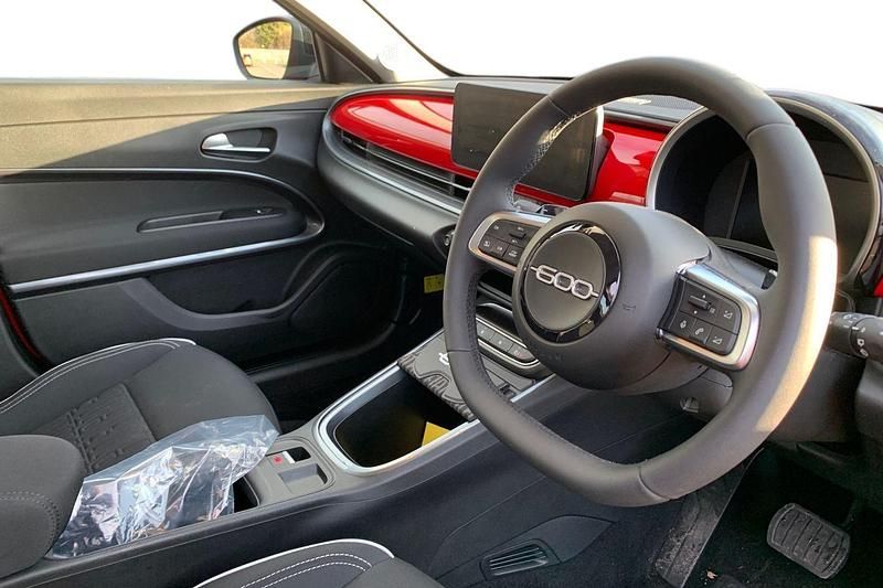 Used Fiat 600 S 101 HP (74 kW) 2025 Red Hatchback