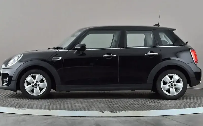 Used Mini Cooper Classic 136 HP (100 kW) 2019 Black Hatchback