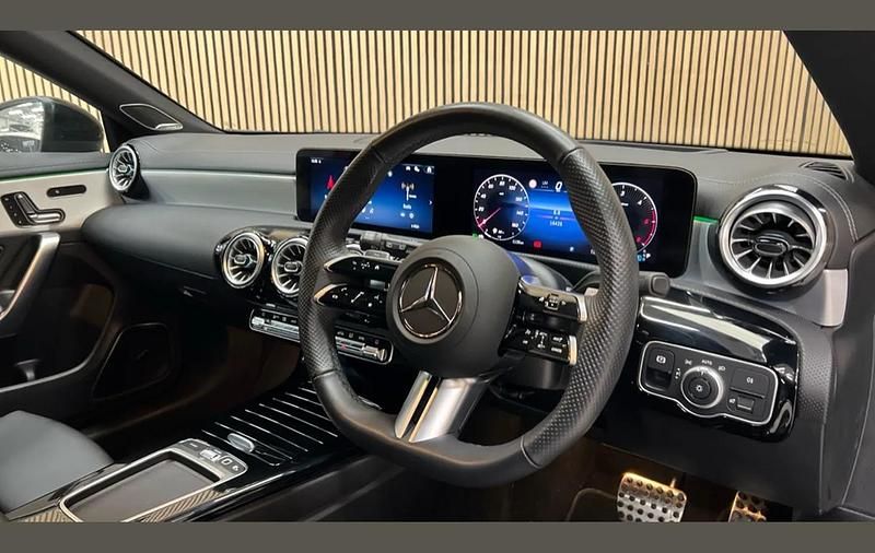 Used Mercedes CLA220 Shooting Brake AMG Line Premium Plus 187 HP (137 kW) 2024 Black Estate