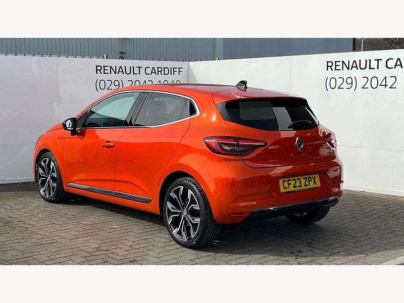 Used Renault Clio V Techno 145 HP (106 kW) 2023 Renault id  orange valencia  Hatchback