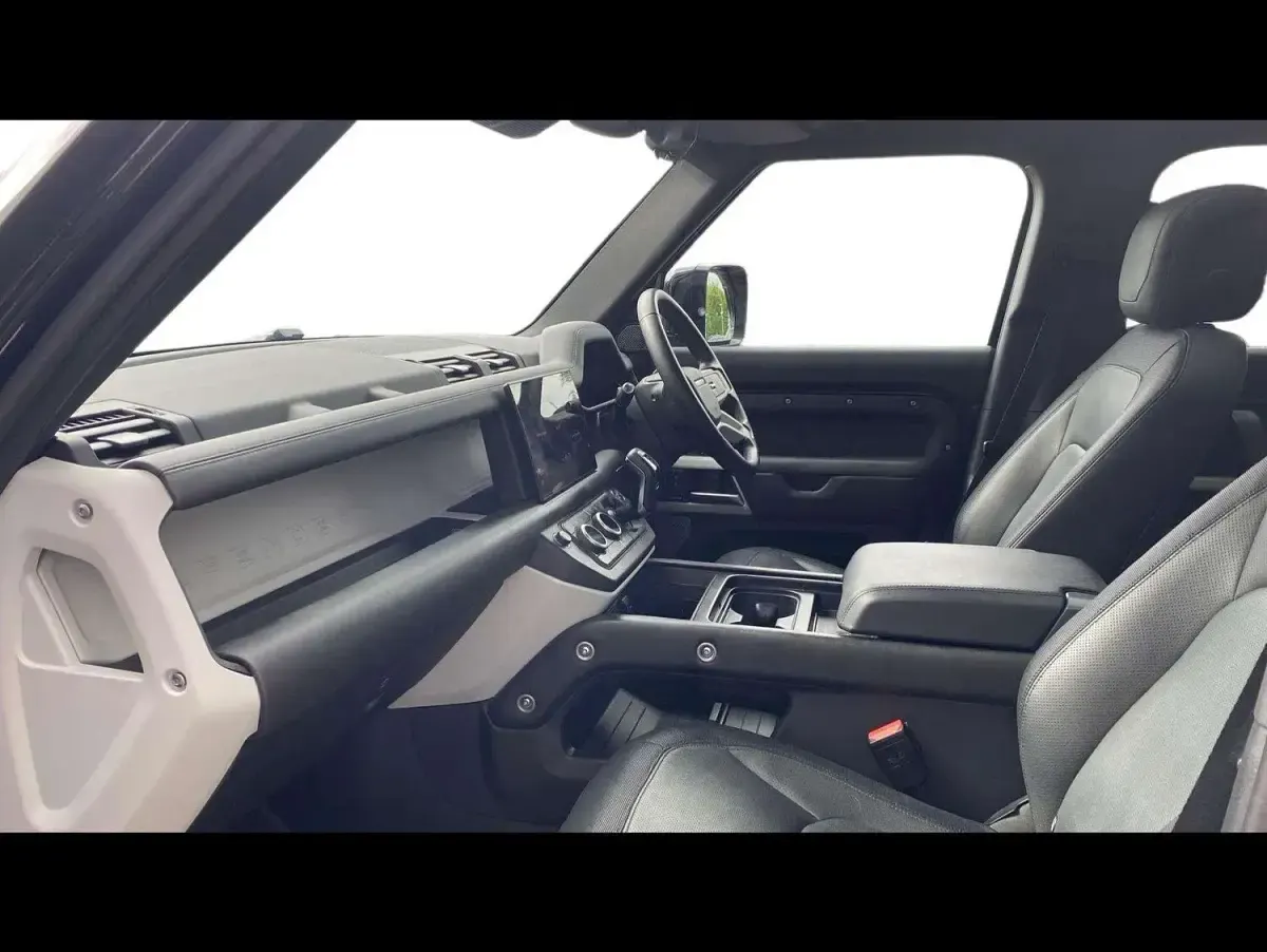 Used Land Rover Defender HSE Dynamic 2024 Black SUV
