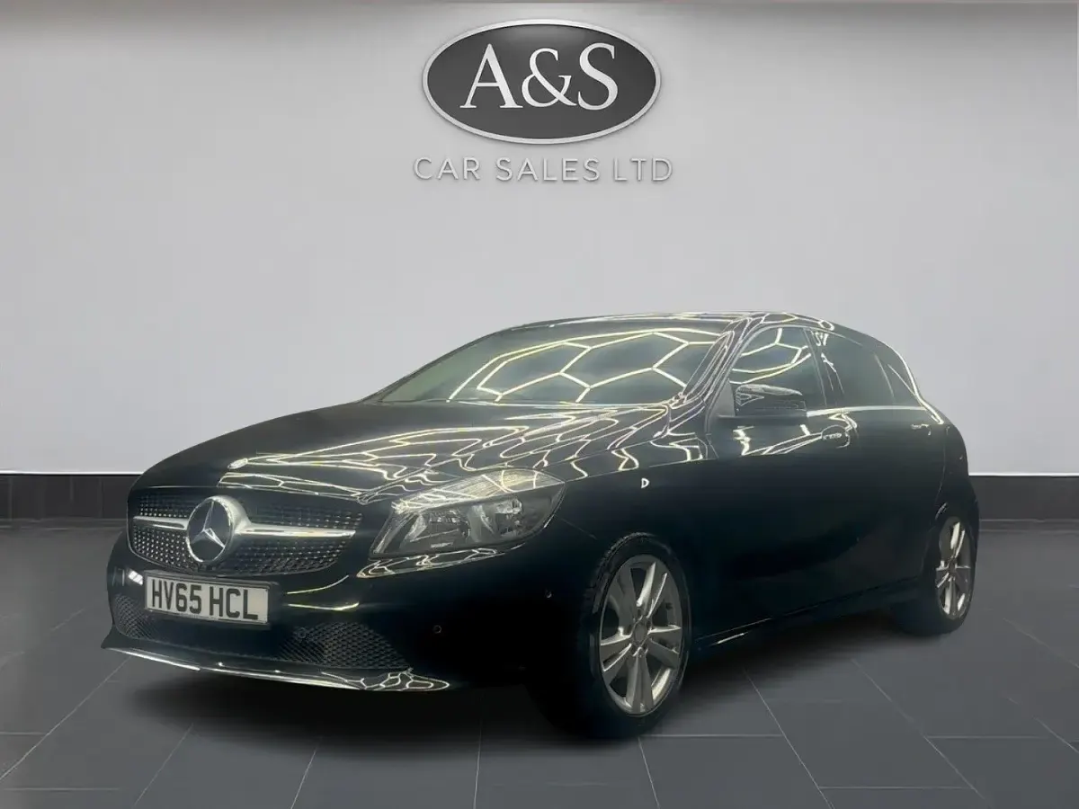 Used Mercedes A180 Executive 109 HP (80 kW) 2015 Black Hatchback