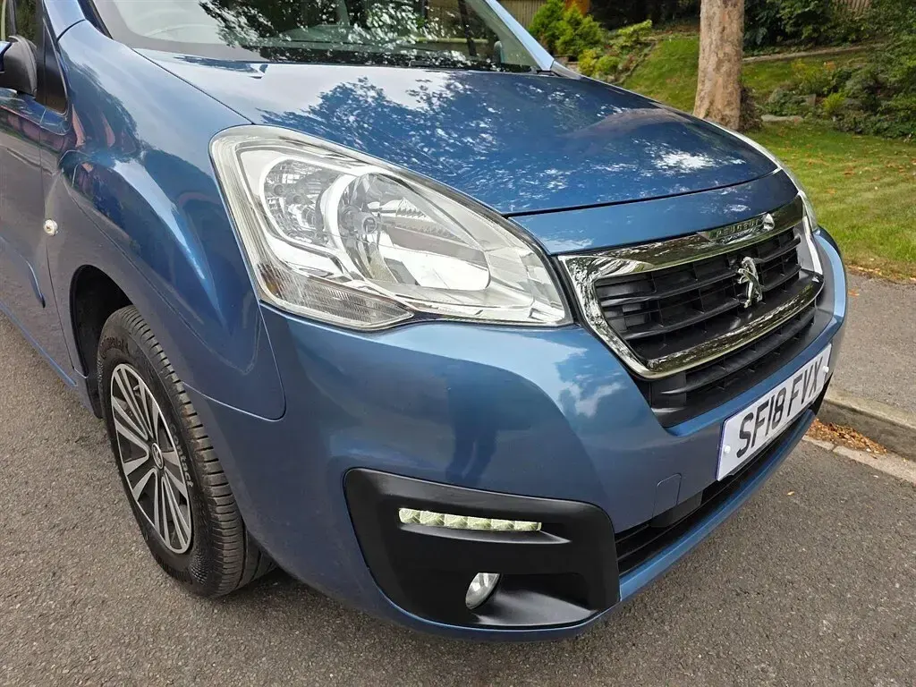 Used Peugeot Partner Tepee Allure 2018 Blue MPV