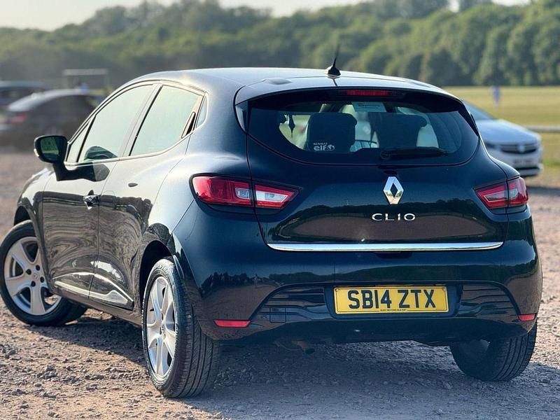 Used Renault Clio IV Dynamique 75 HP (55 kW) 2014 Black Hatchback