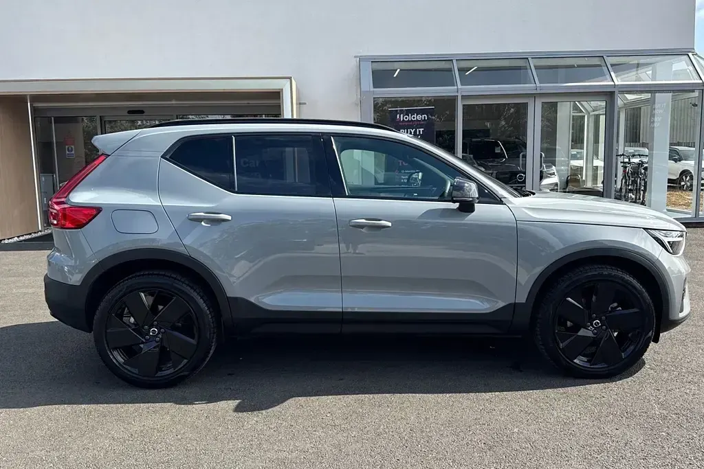 Used Volvo XC40 Plus 194 HP (142 kW) 2026 Grey SUV