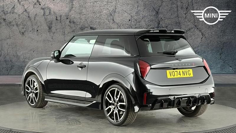 Used Mini Cooper S Hatch 201 HP (147 kW) 2024 Black Hatchback