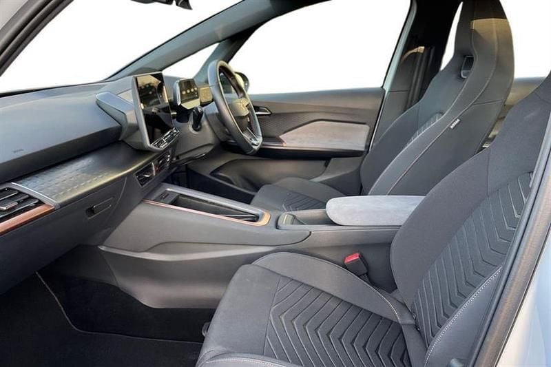 Used Cupra Born e-Boost 169 kW (231 HP) 2024 Glacial white Hatchback