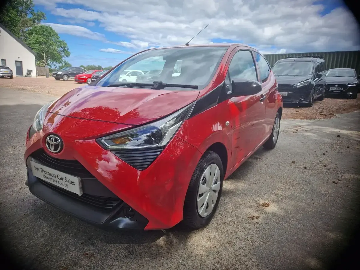 Used Toyota Aygo 72 HP (52 kW) 2020 Red Hatchback