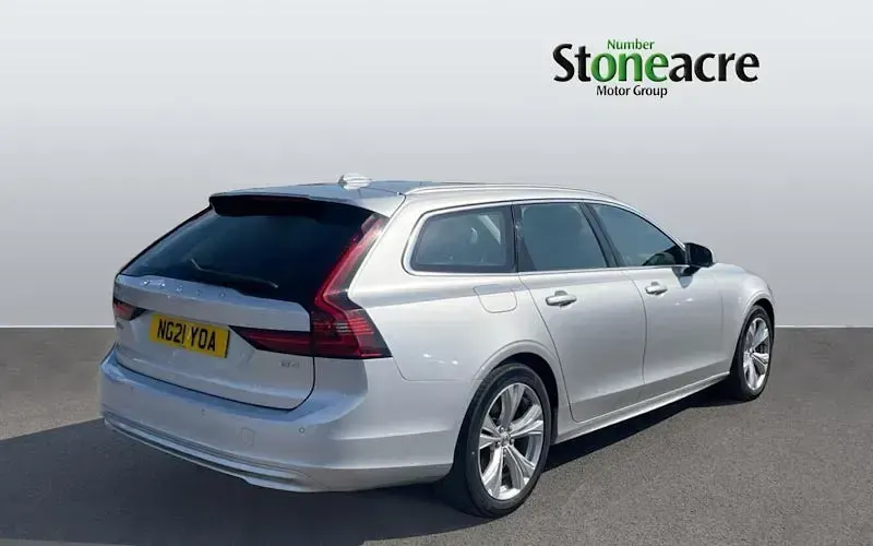 Used Volvo V90 Momentum 197 HP (144 kW) 2021 Estate