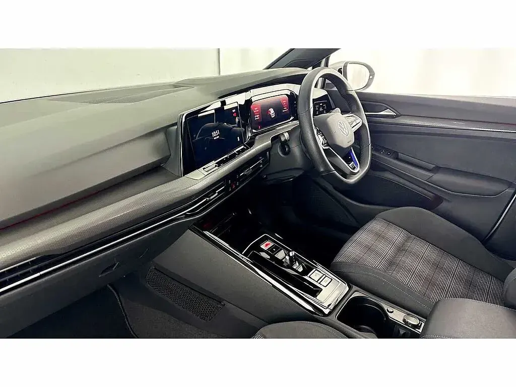 Used VW Golf VIII GTE 245 HP (180 kW) 2024