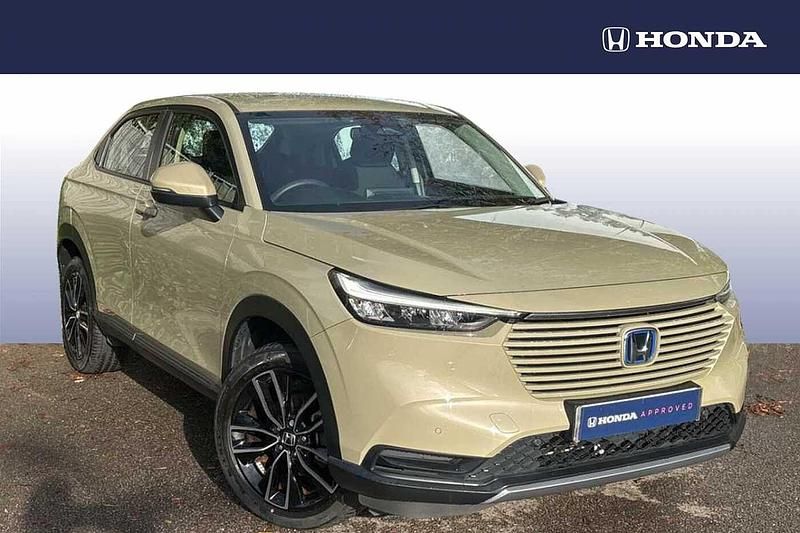 Used Honda HR-V Elegance 131 HP (96 kW) 2023 Sand khaki SUV