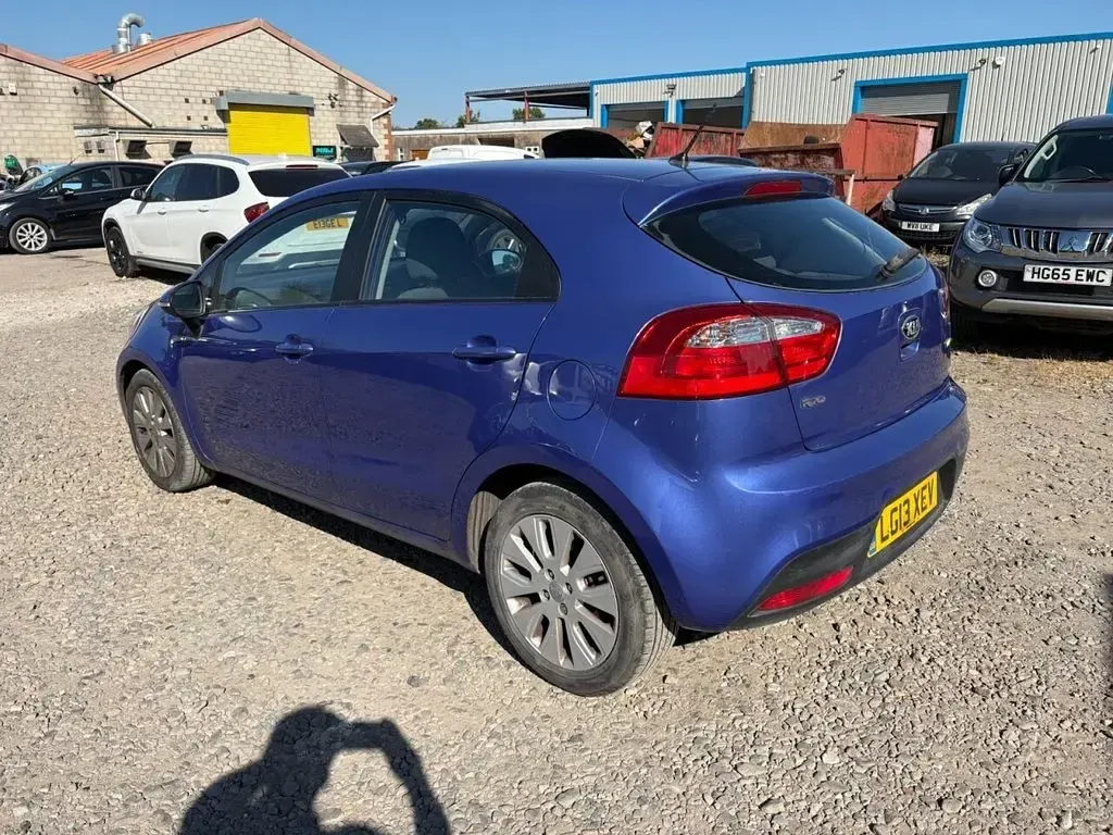 Used Kia Rio 89 HP (65 kW) 2013 Blue Hatchback