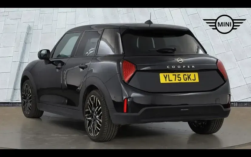 Used Mini Cooper Hatch 113 kW (154 HP) 2026 Black Hatchback