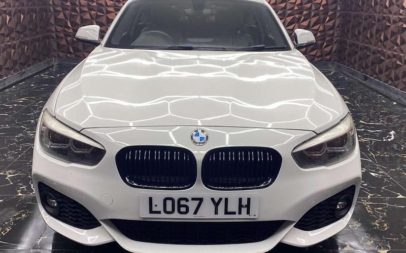 Begagnad BMW 118 Efficient Dynamics 136 HK (100 kW) 2019 Halvkombi