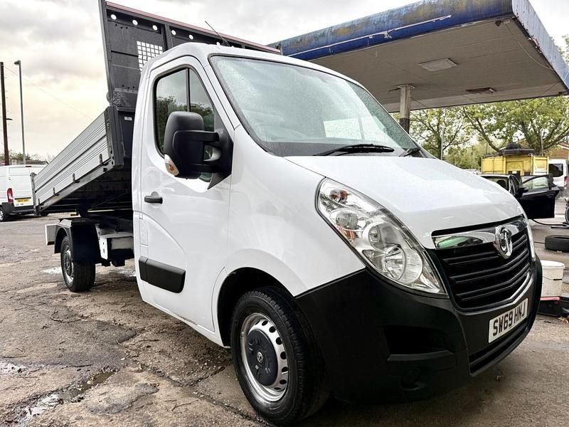 White Used 2020 Vauxhall Movano Van | £10,490 (A bit pricey) - Image 1/4