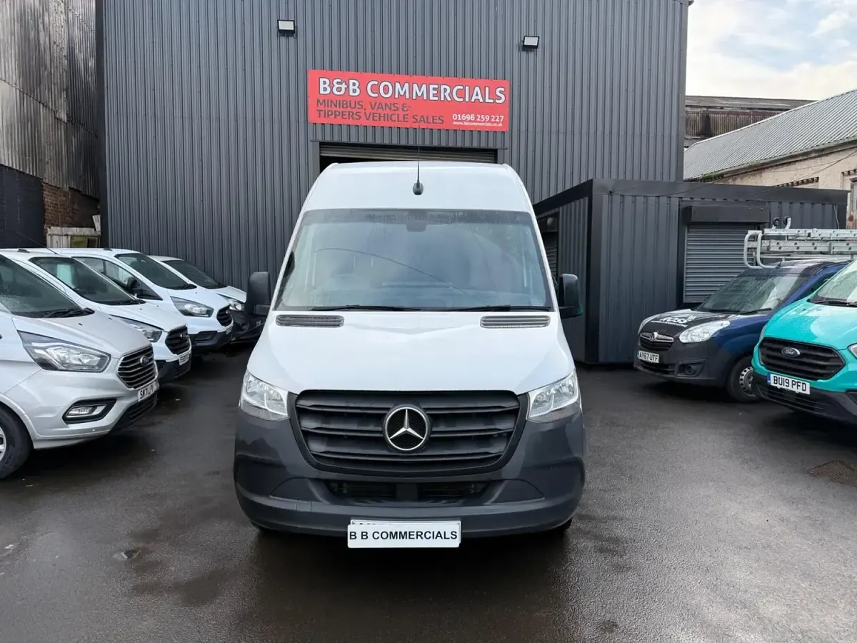 Used Mercedes Sprinter Progressive 148 HP (108 kW) 2023 White Van