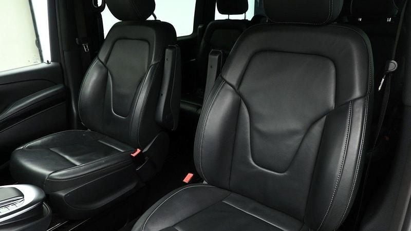 Image 3/4