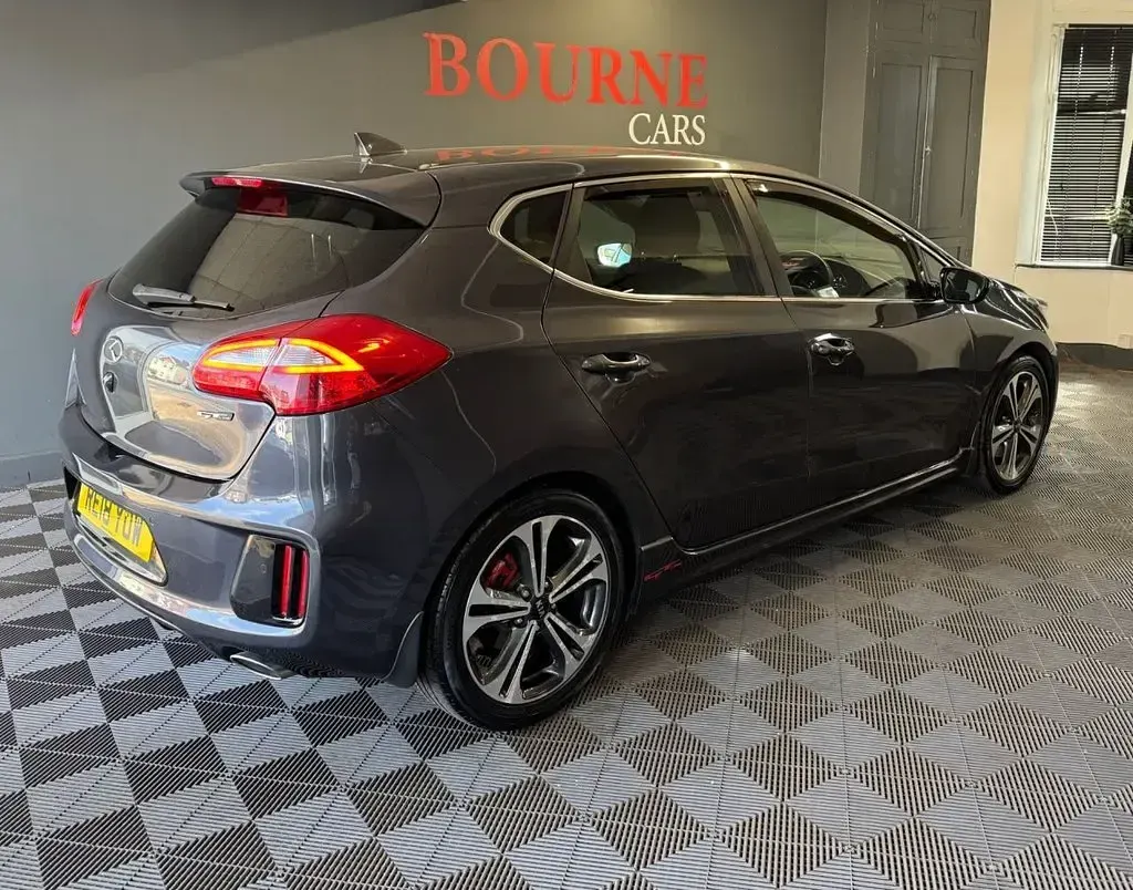 Used Kia Ceed GT-Line 136 HP (100 kW) 2018 Silver Hatchback