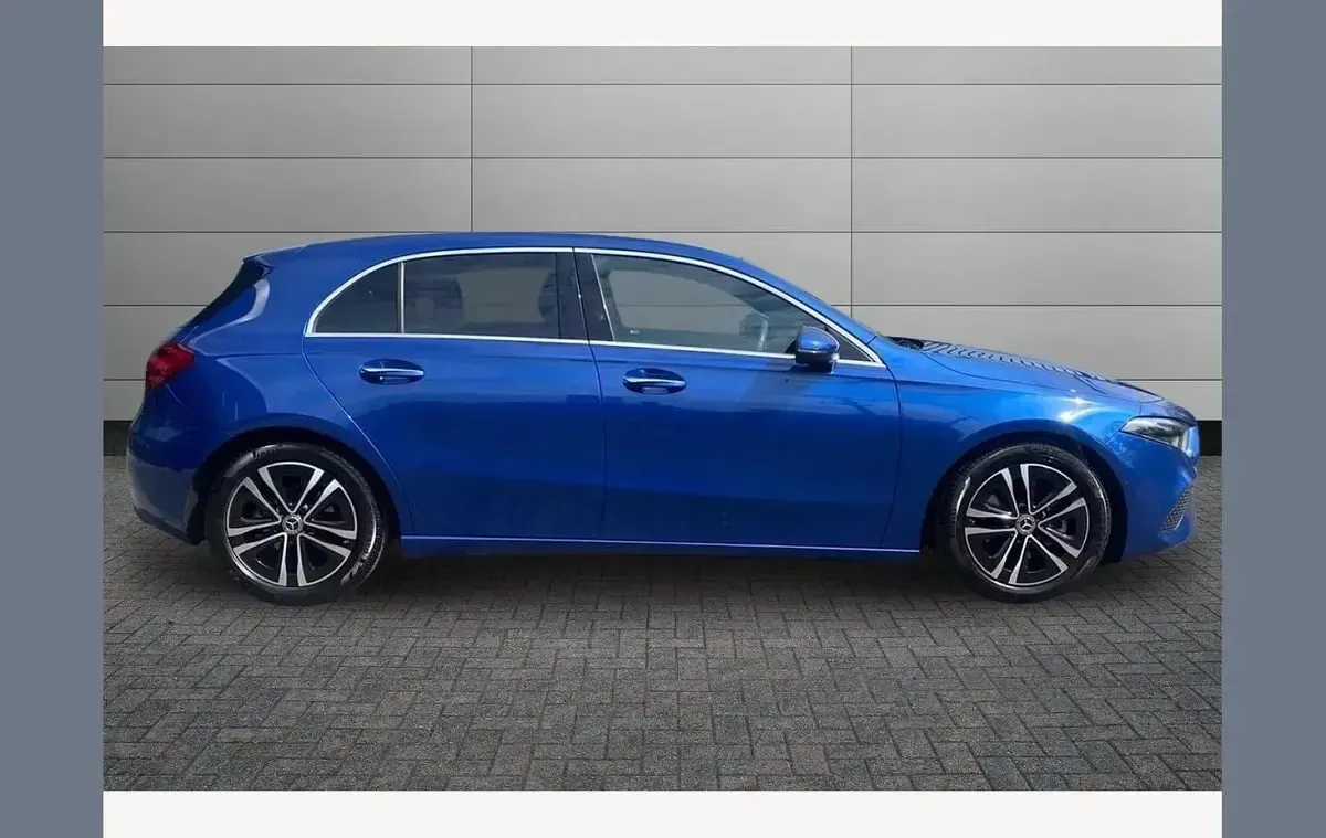 Used Mercedes A200 Executive 161 HP (118 kW) 2024 Blue Hatchback