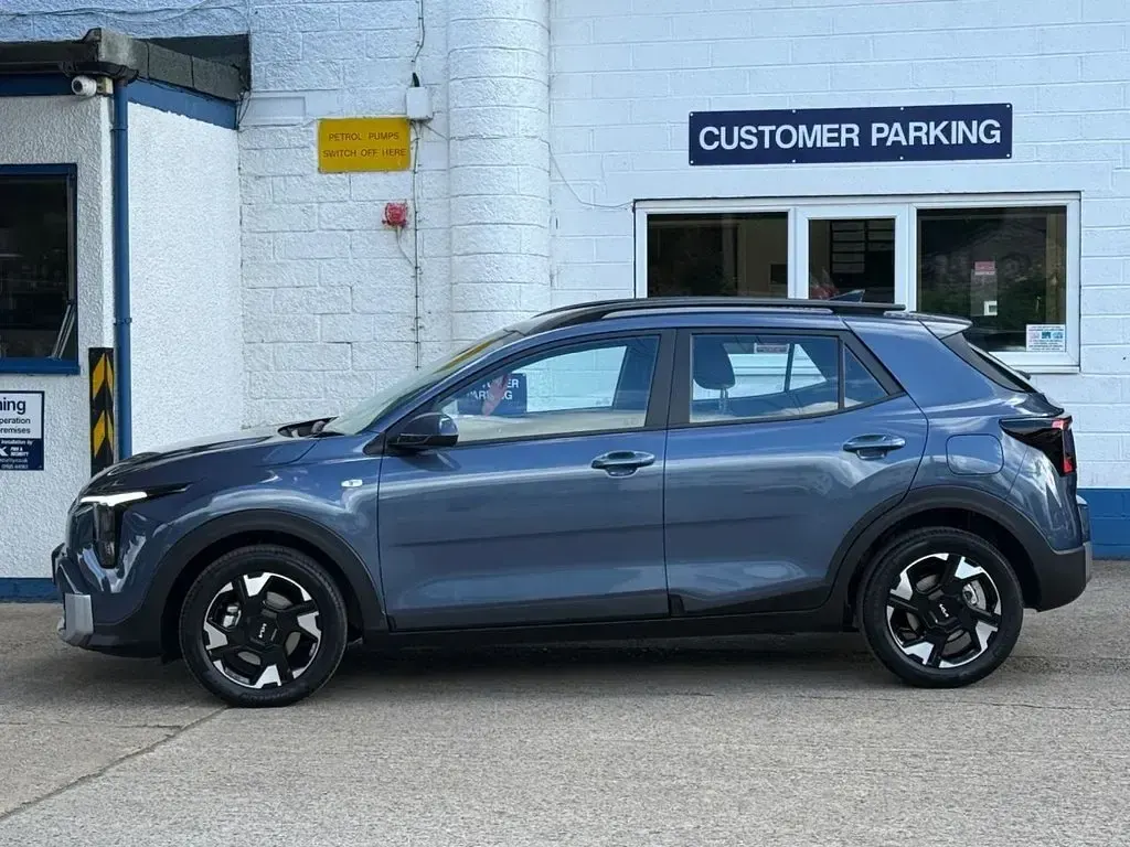 New Kia Stonic 2026 Blue SUV
