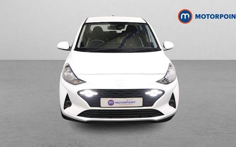 Used Hyundai i10 Advanced 63 HP (46 kW) 2025 White Hatchback