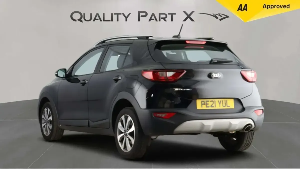 Usado Kia Stonic 100 CV (73 kW) 2021 Negro SUV