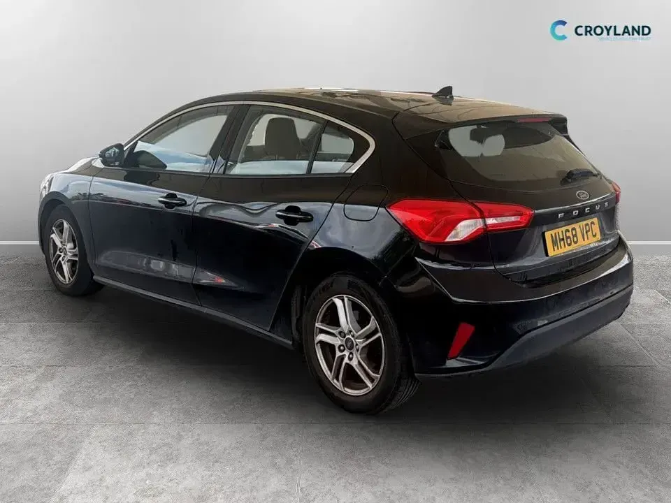 Used Ford Focus Zetec 125 HP (91 kW) 2019 Black Hatchback