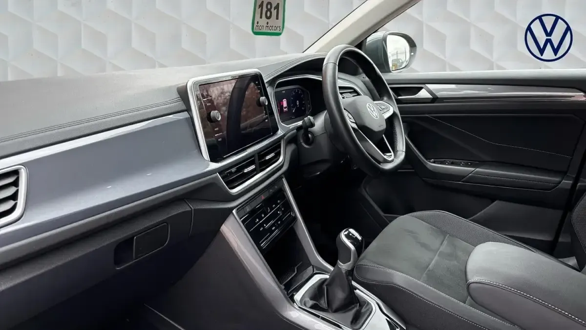 Usado VW T-Roc Style 115 HP (84 kW) 2024 Cinzento SUV