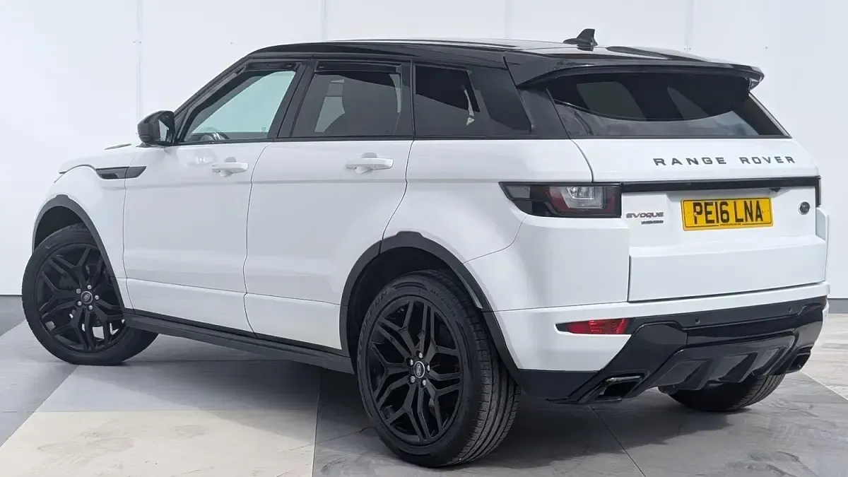 Used Land Rover Range Rover evoque HSE Dynamic 2016 White Estate