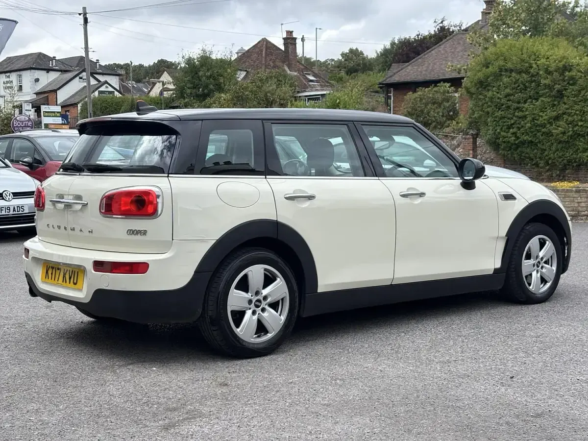 Used Mini Cooper Clubman 136 HP (100 kW) 2017 White Estate