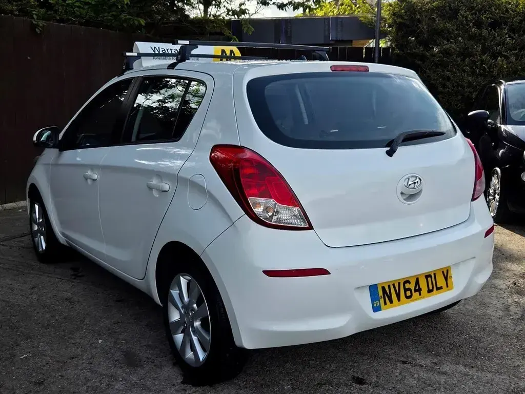Used Hyundai i20 Active 2014 White Hatchback