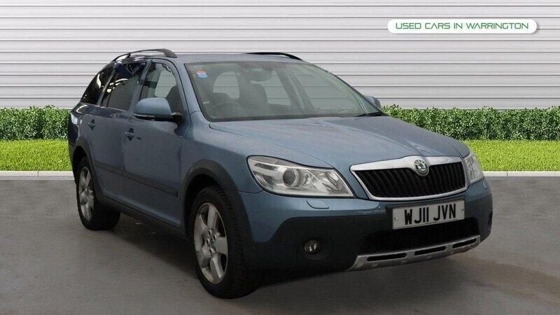 Grey Used 2011 Skoda Octavia Estate | £2,000 (Good price) - Image 1/4