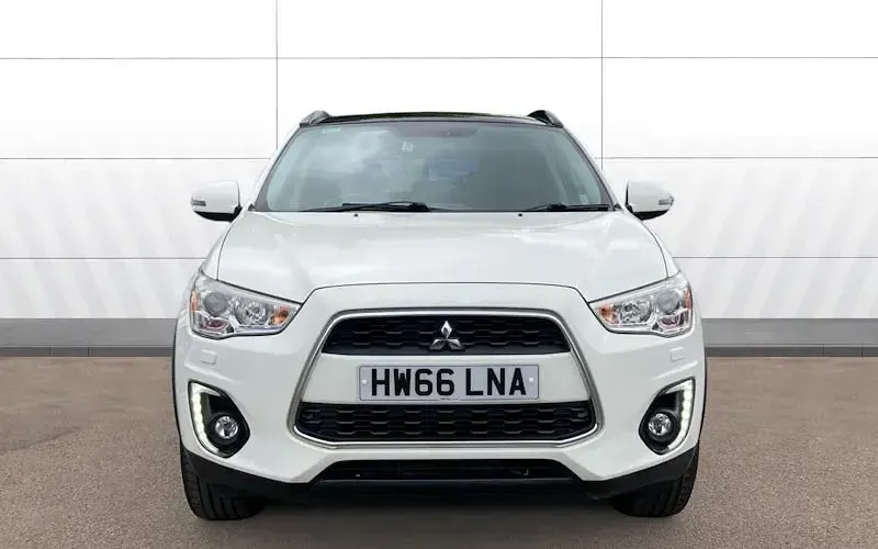 Used Mitsubishi ASX 114 HP (83 kW) 2016 White SUV