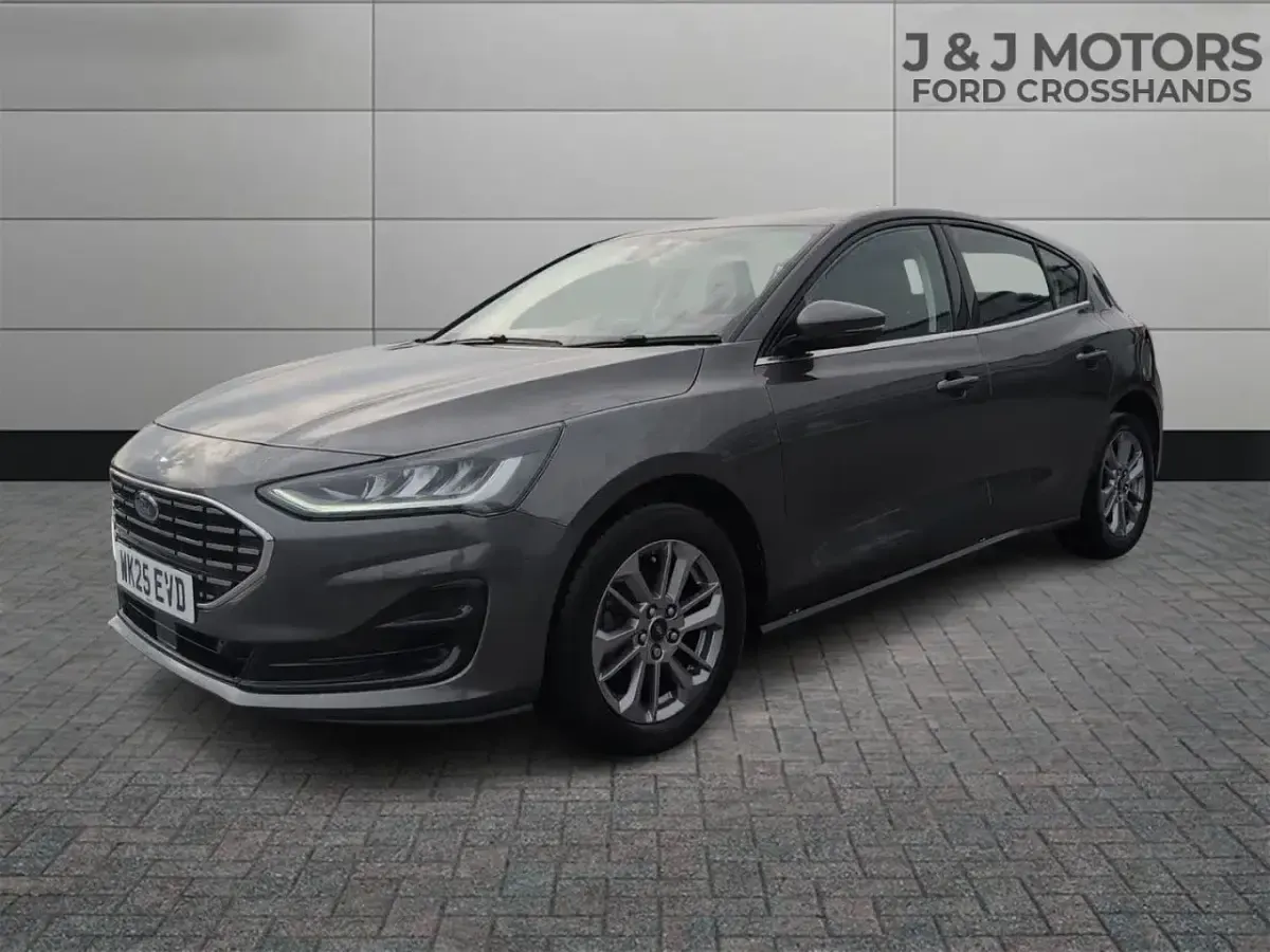 Used Ford Focus Titanium 125 HP (91 kW) 2025 Grey Hatchback