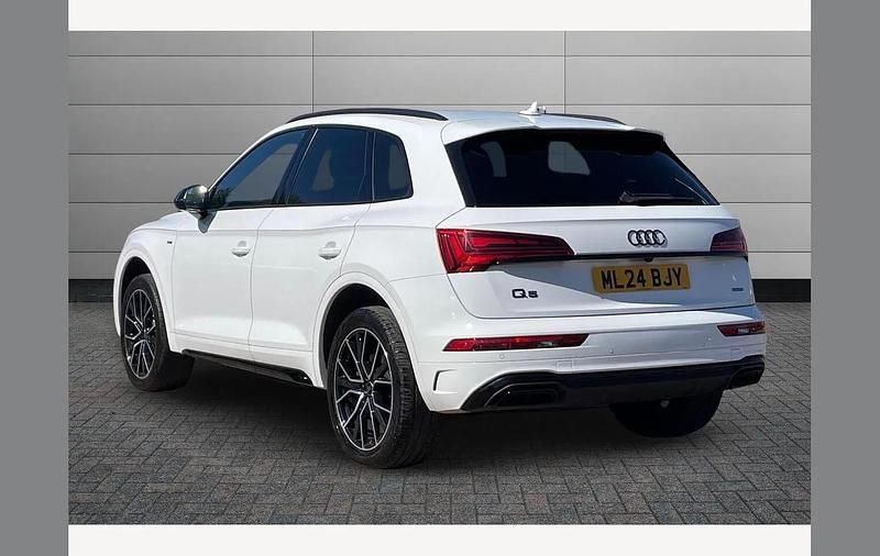 Used Audi Q5 Black Edition 204 HP (150 kW) 2024 White SUV