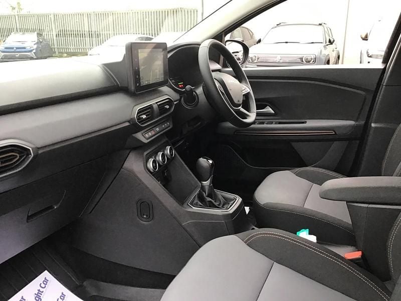 Used Dacia Jogger Extreme 140 HP (102 kW) 2024 Black MPV