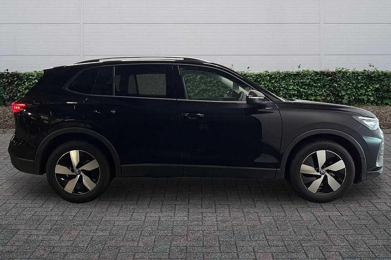 New VW Tiguan Match 130 HP (95 kW) 2025 Grenadilla black SUV