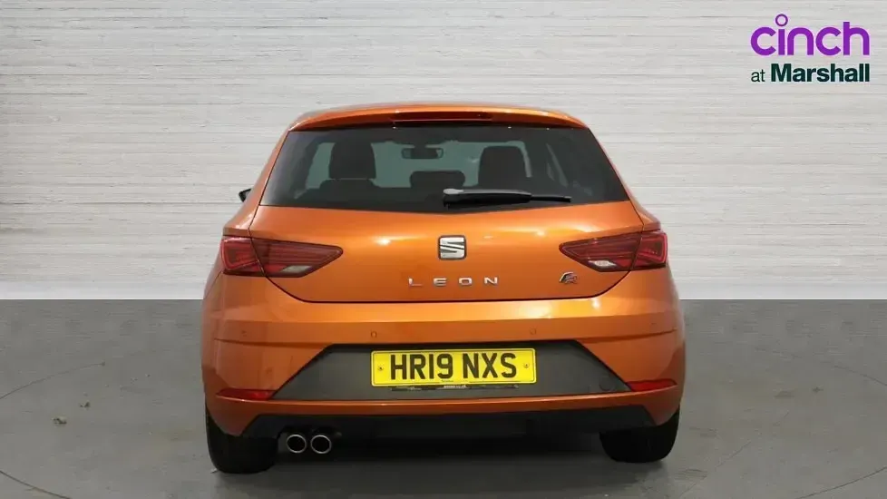 Used Seat Leon FR 150 HP (110 kW) 2019 Eclipse orange
