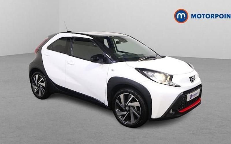 Used Toyota Aygo X 72 HP (52 kW) 2024 White SUV