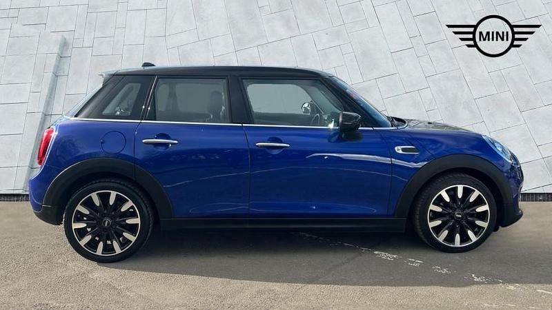 Usado Mini Cooper Exclusive 134 HP (98 kW) 2020 Azul Citadino