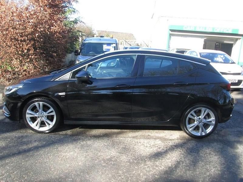 Used Vauxhall Astra SRi 150 HP (110 kW) 2017 Black Hatchback