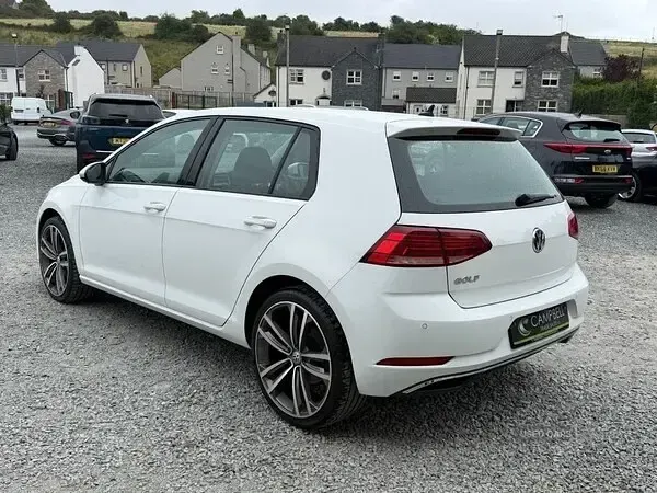 Used VW Golf VII SE 115 HP (84 kW) 2018 White Hatchback