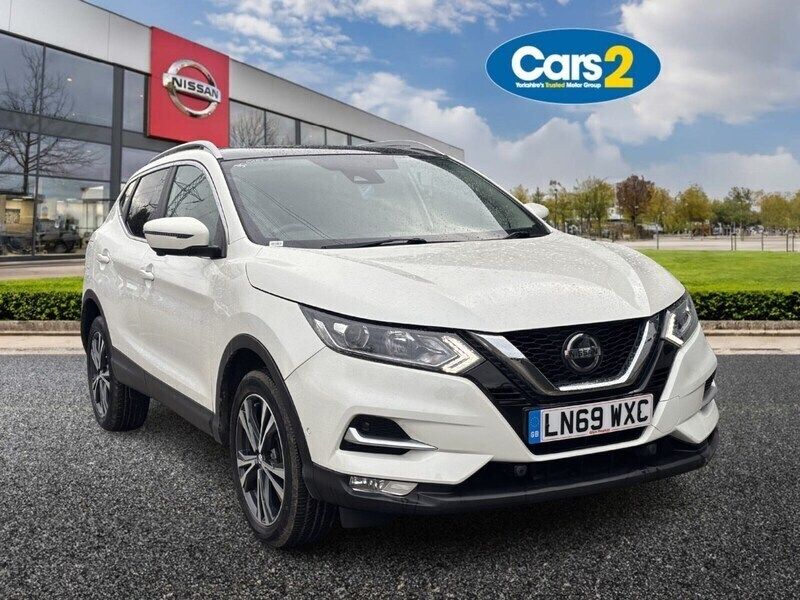White Used 2020 Nissan Qashqai N-Connecta SUV | £14,990 (Good price) - Image 1/4