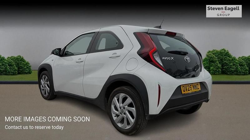 Used Toyota Aygo X PURE 72 HP (52 kW) 2025 White SUV