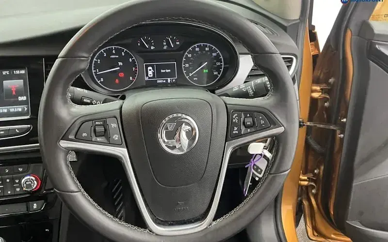 Used Vauxhall Mokka Active 140 HP (102 kW) 2018 Orange SUV